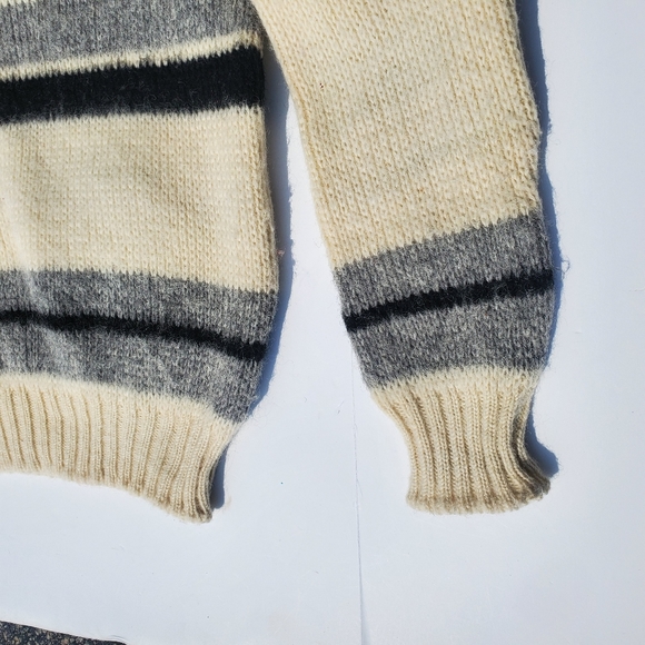 Brown Bison Pullover Knit Sweater Small - Picture 10 of 12